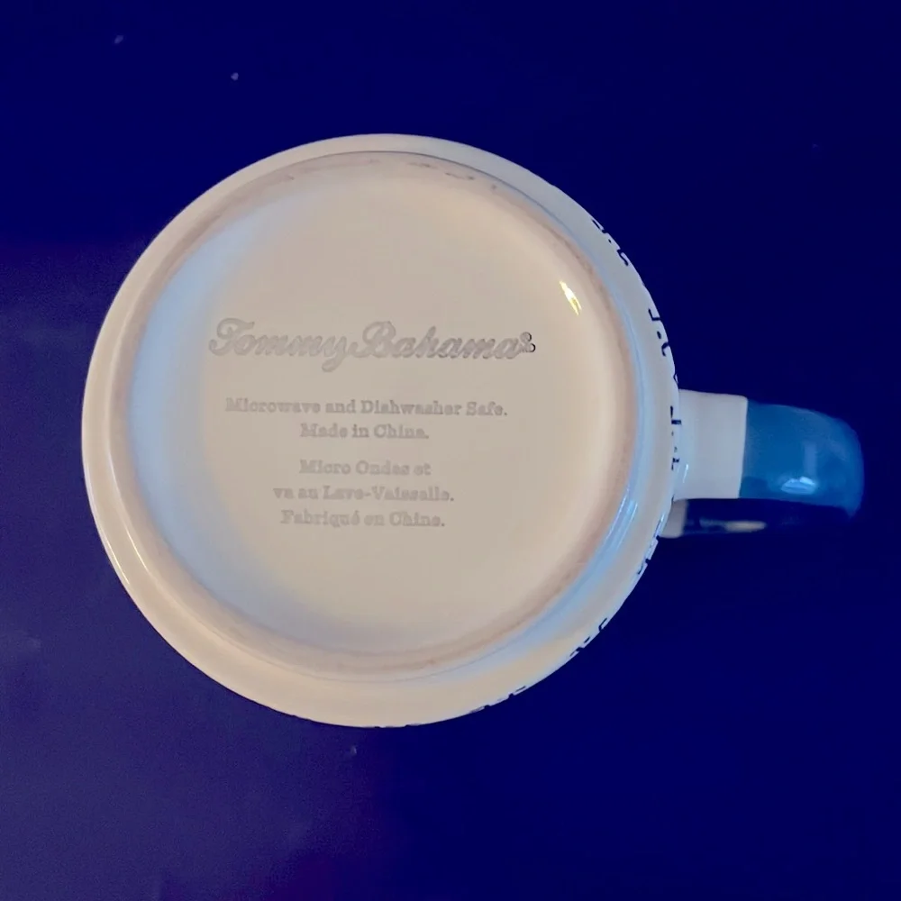 Tommy Bahama Coffee Mug microwave and dishwasher Color Ivory/Blue